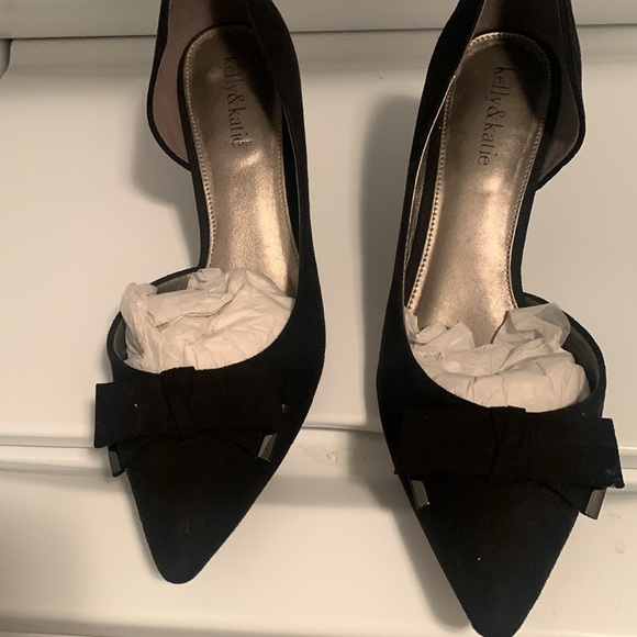 New Womens Size 9 Black Dress Shoes. Heel is about 3” - Picture 3 of 8